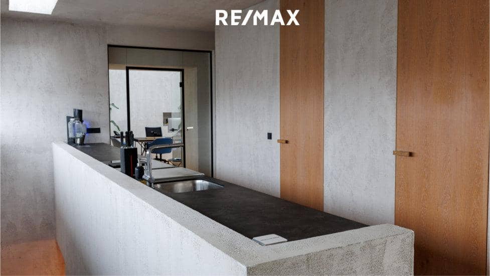 Penthouse Office with Rooftop Terrace, Linz
