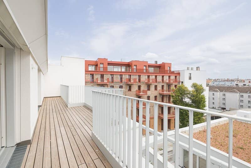 Top floor apartment with two terraces first occupancy