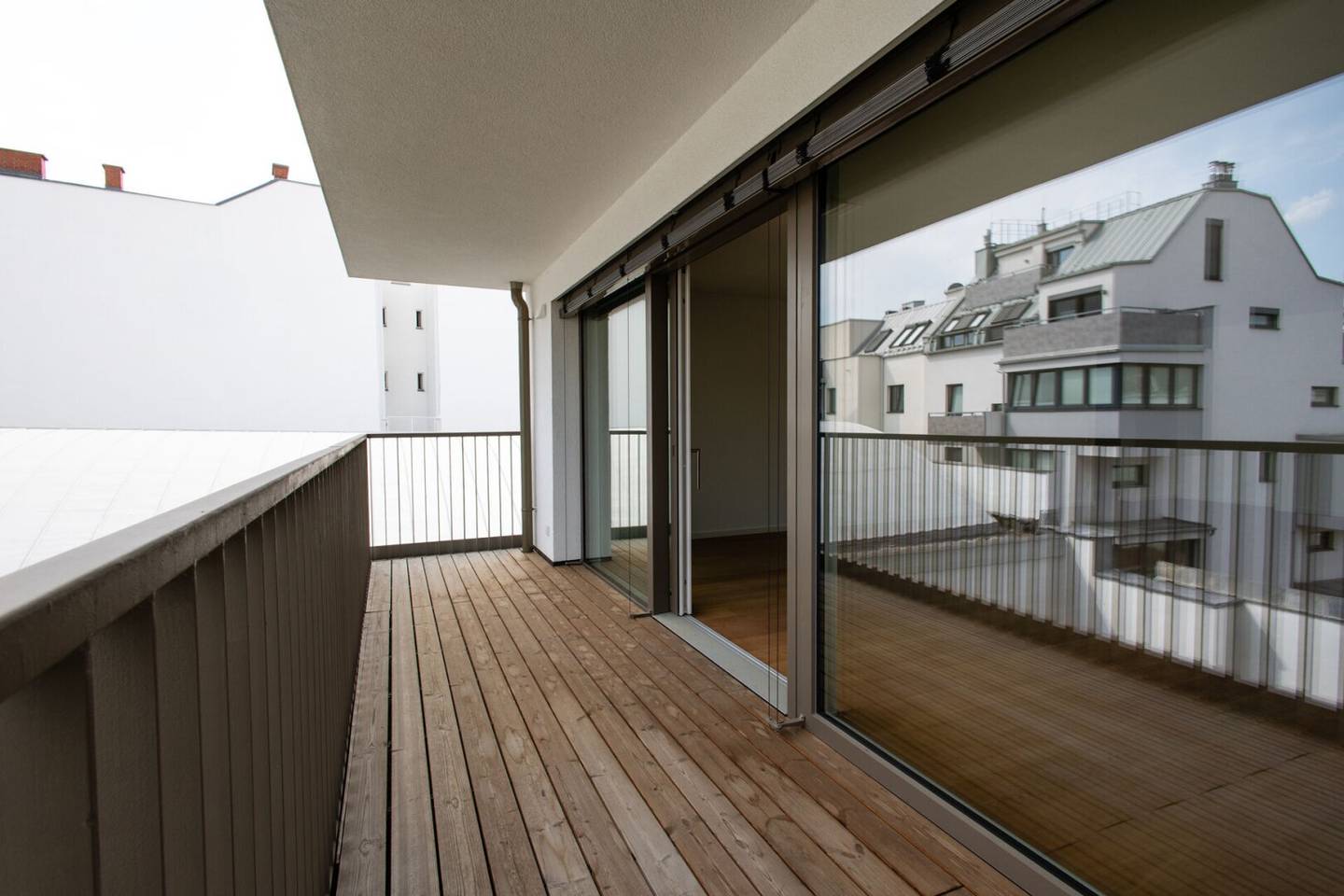 Generous living area balcony in city proximity