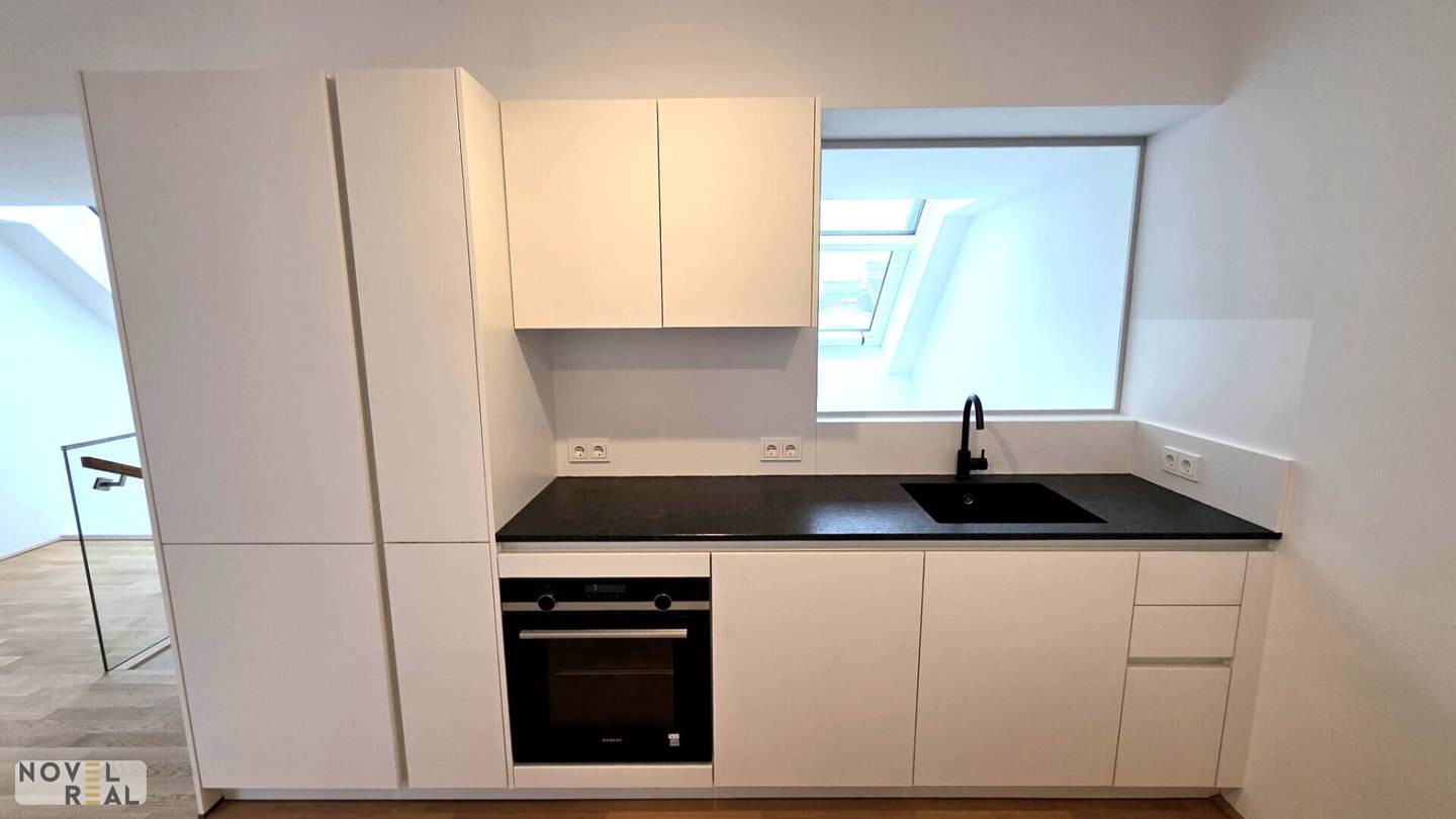 Attic apartment First occupancy Large terrace