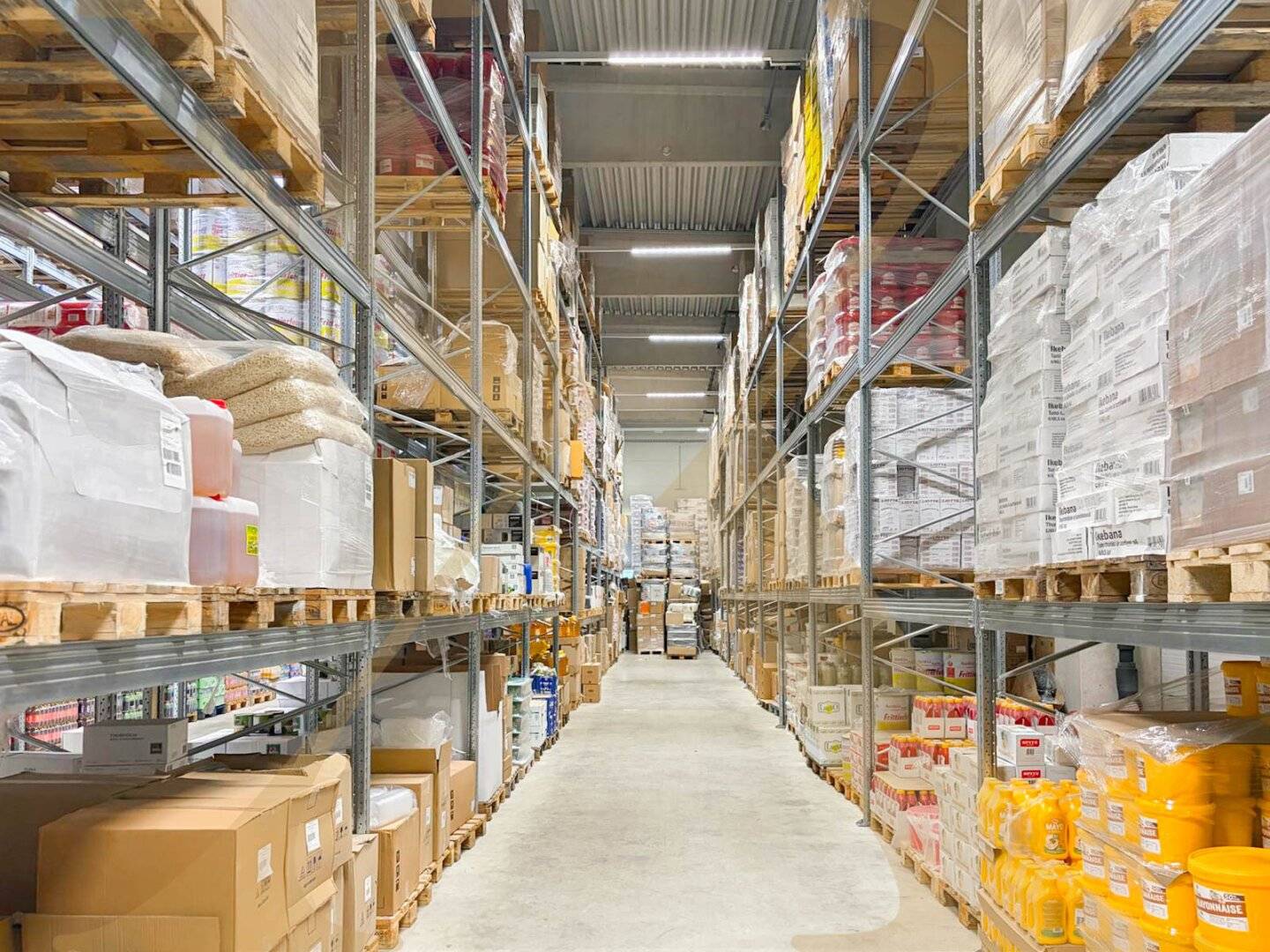 Warehouse with office in Pasching