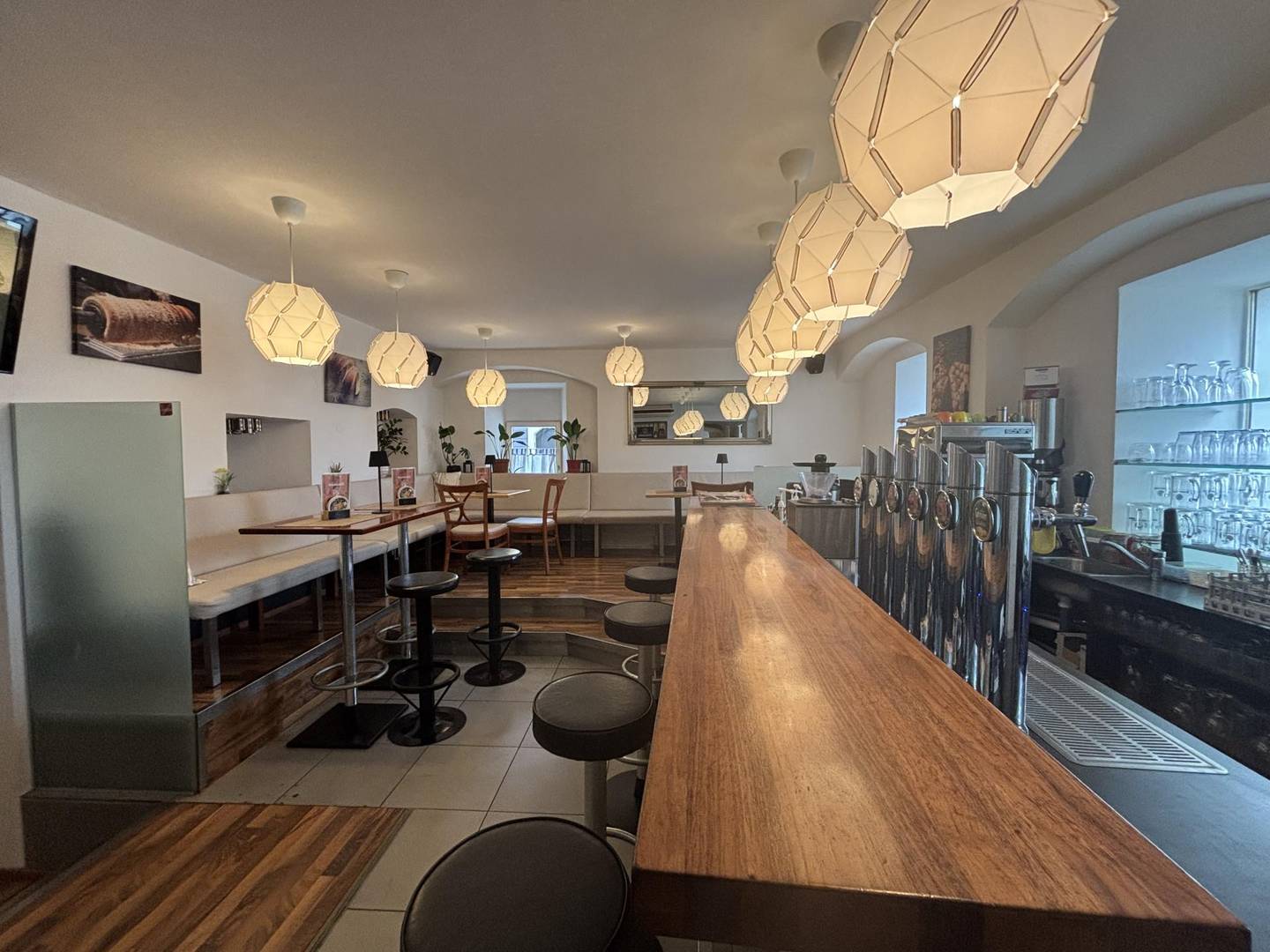 Café-Bistro-Bar with Garden, Perg