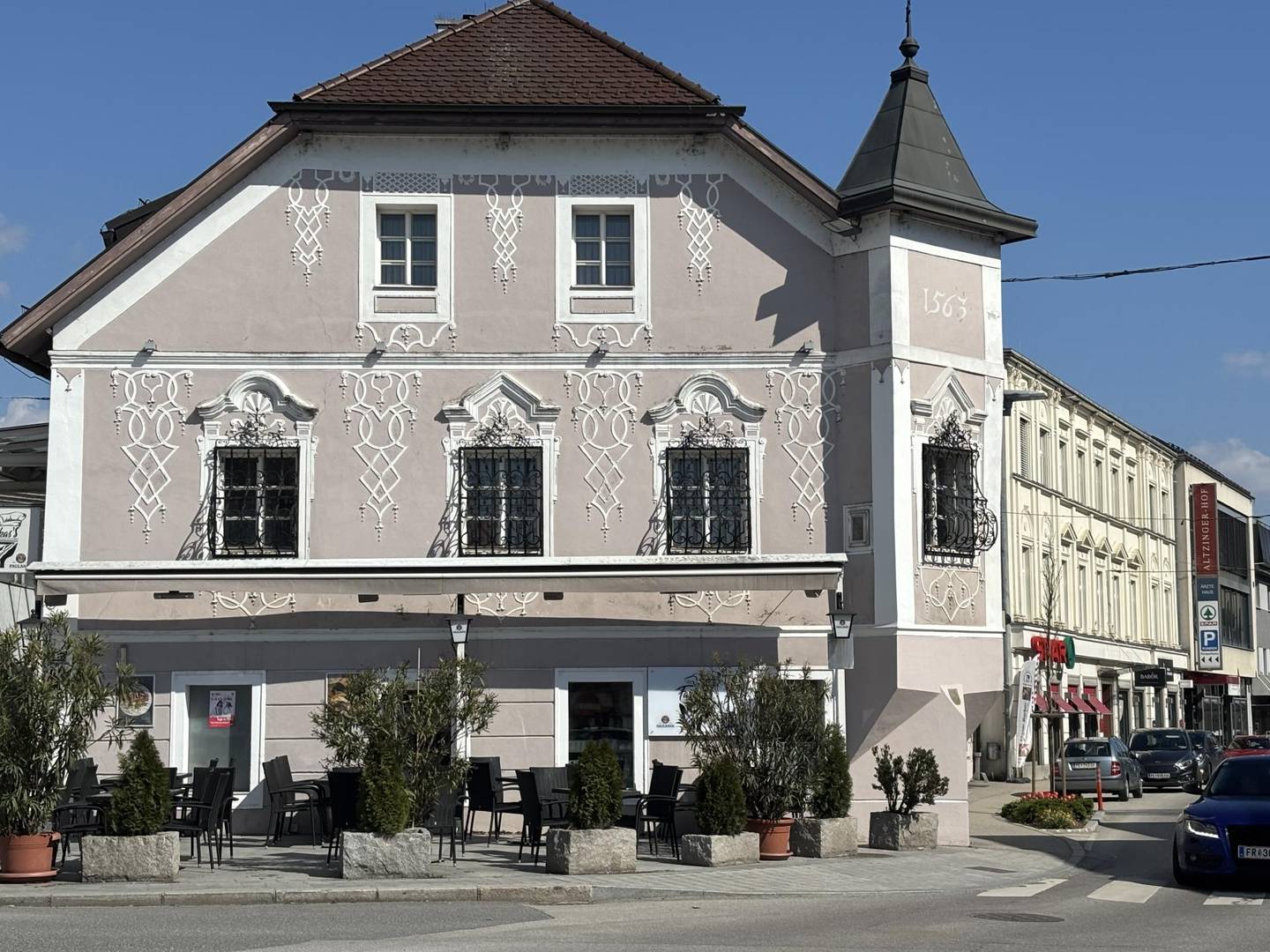 Café-Bistro-Bar with Garden, Perg