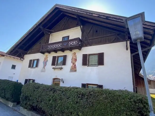 Plot with old building Rietz