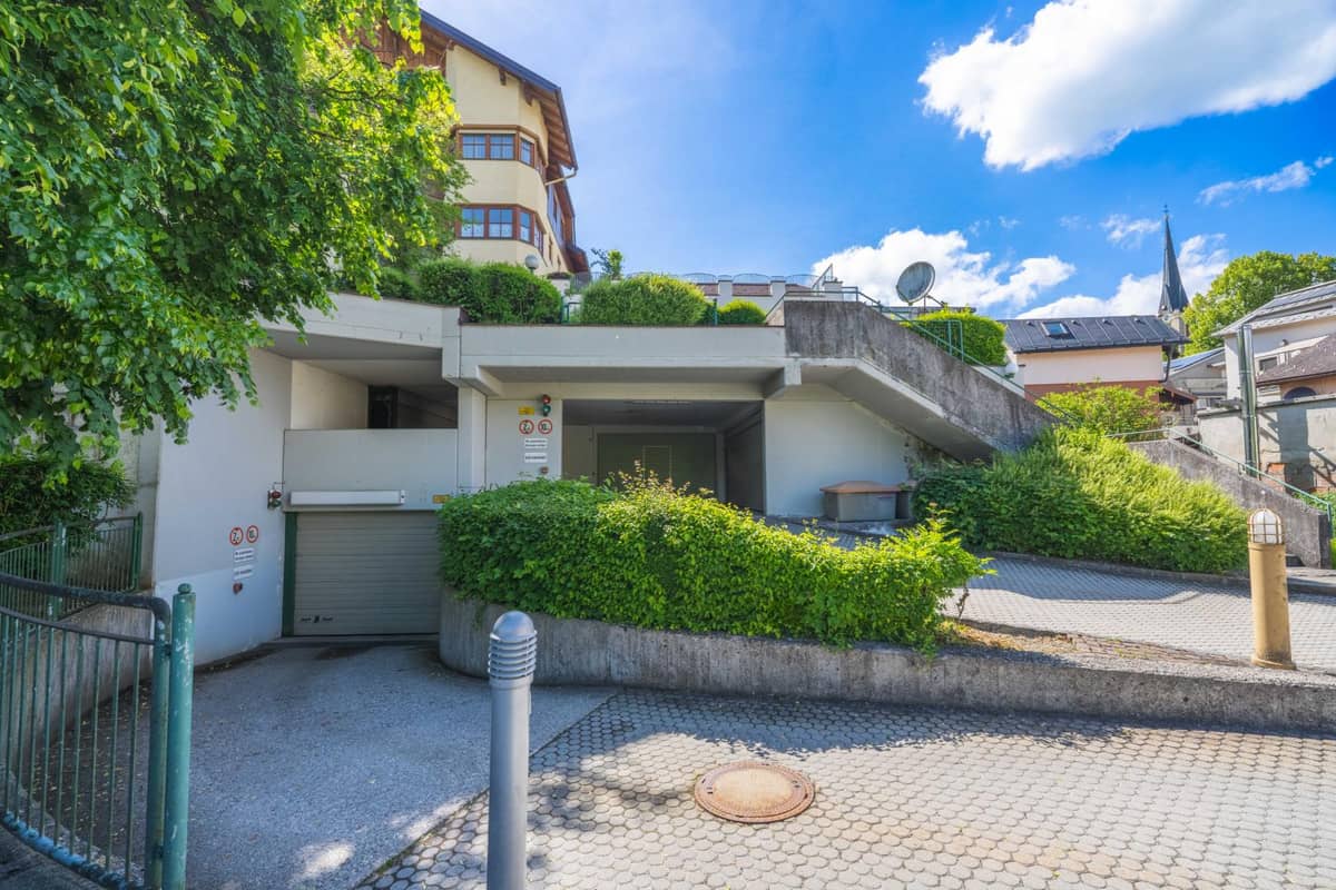 3 Garages in Neumarkt Center