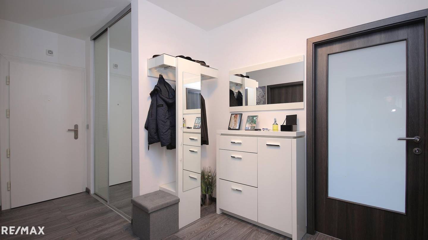 Helle Wohnung mit Balkon und Carport in Stadtnähe