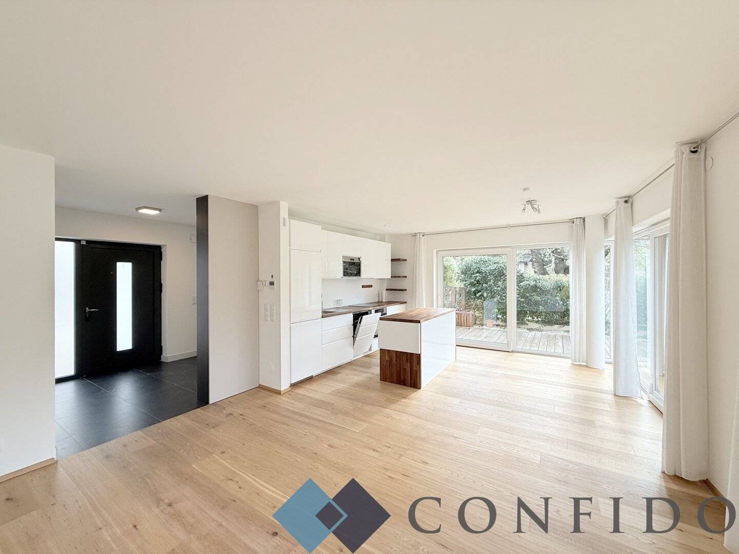 Modern semi-detached house in Vienna 1220