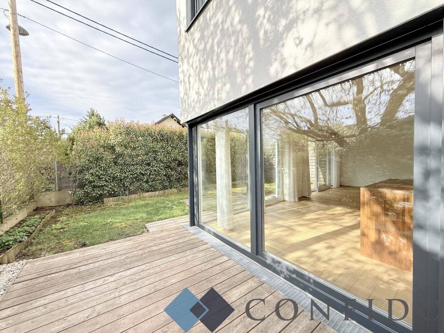 Modern semi-detached house in Vienna 1220