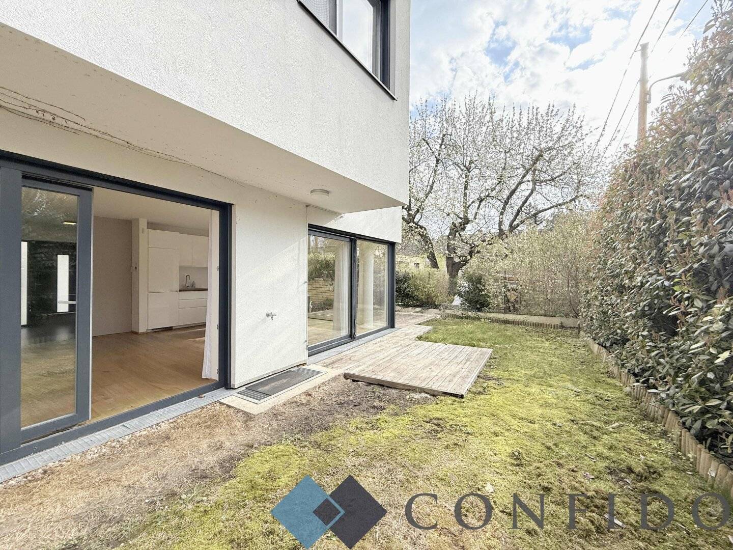 Modern semi-detached house in Vienna 1220