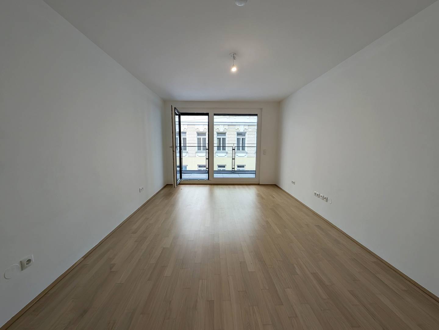 Apartment in a modern new build near Naschmarkt with loggia
