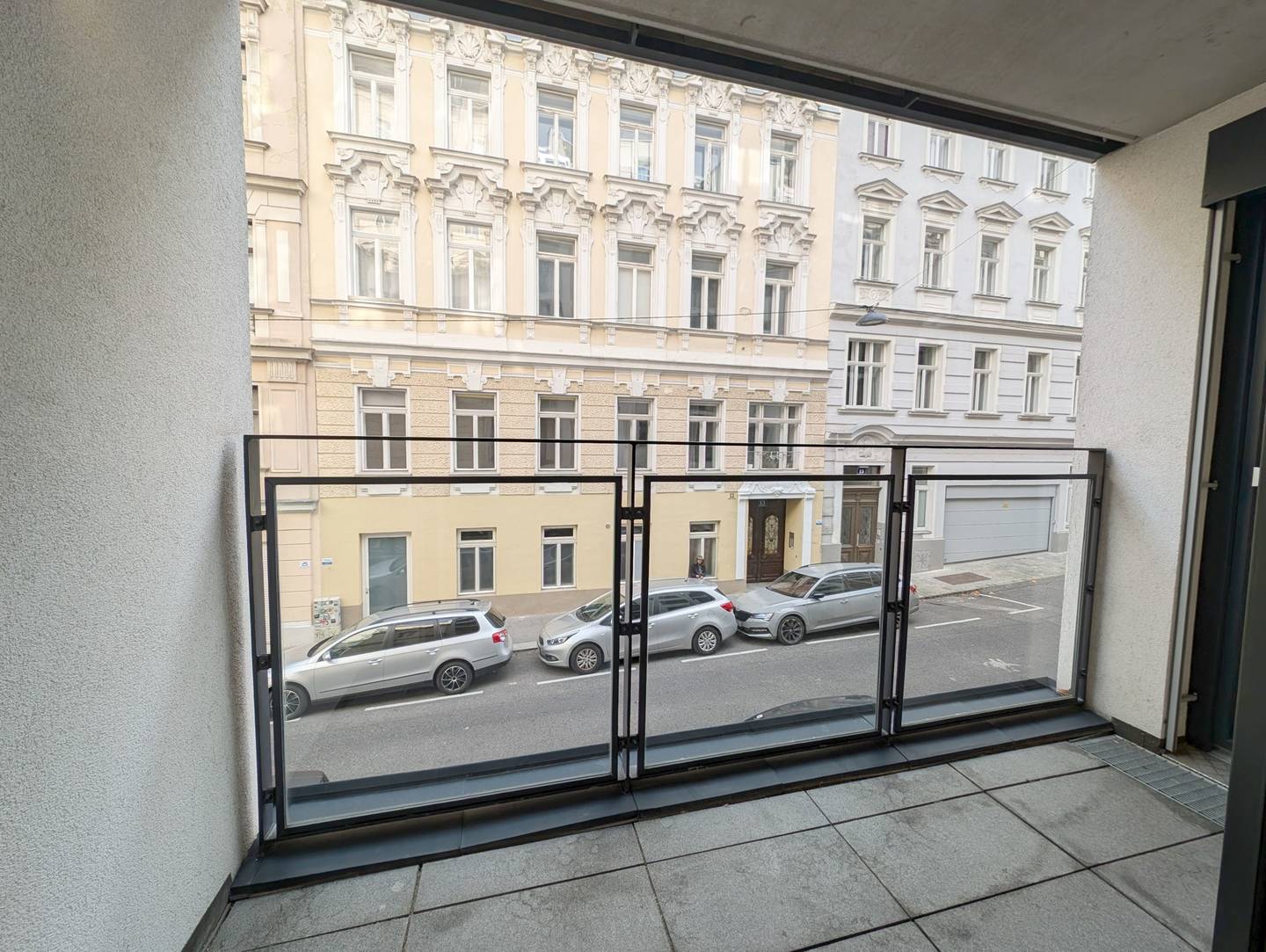 Apartment in a modern new build near Naschmarkt with loggia
