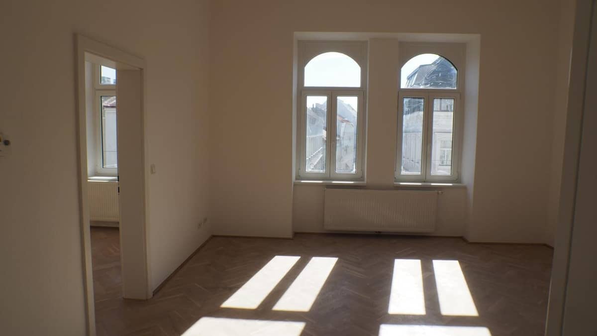 Bright 2-room flat near Westbahnhof