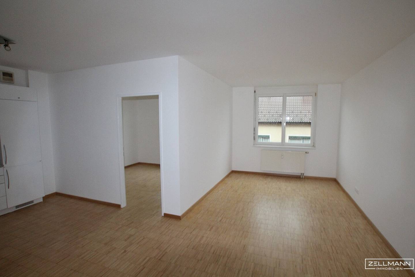 Bright apartment with parquet and garage