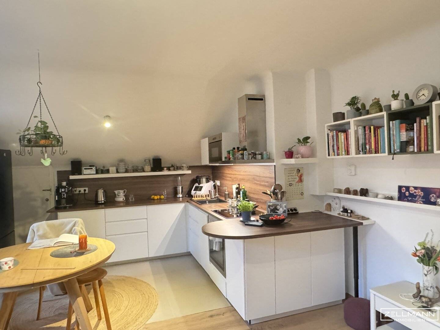 Light flooded attic apartment in Mauer after complete renovation
