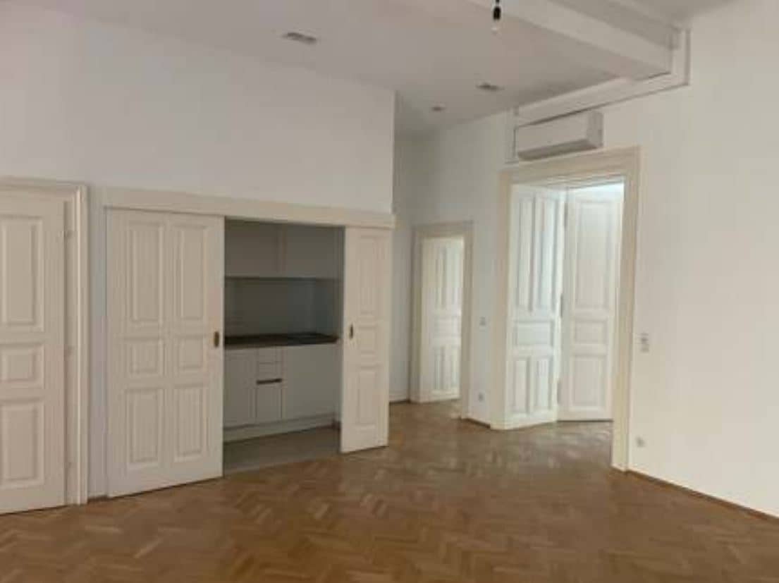 Office 115m² at Börseplatz