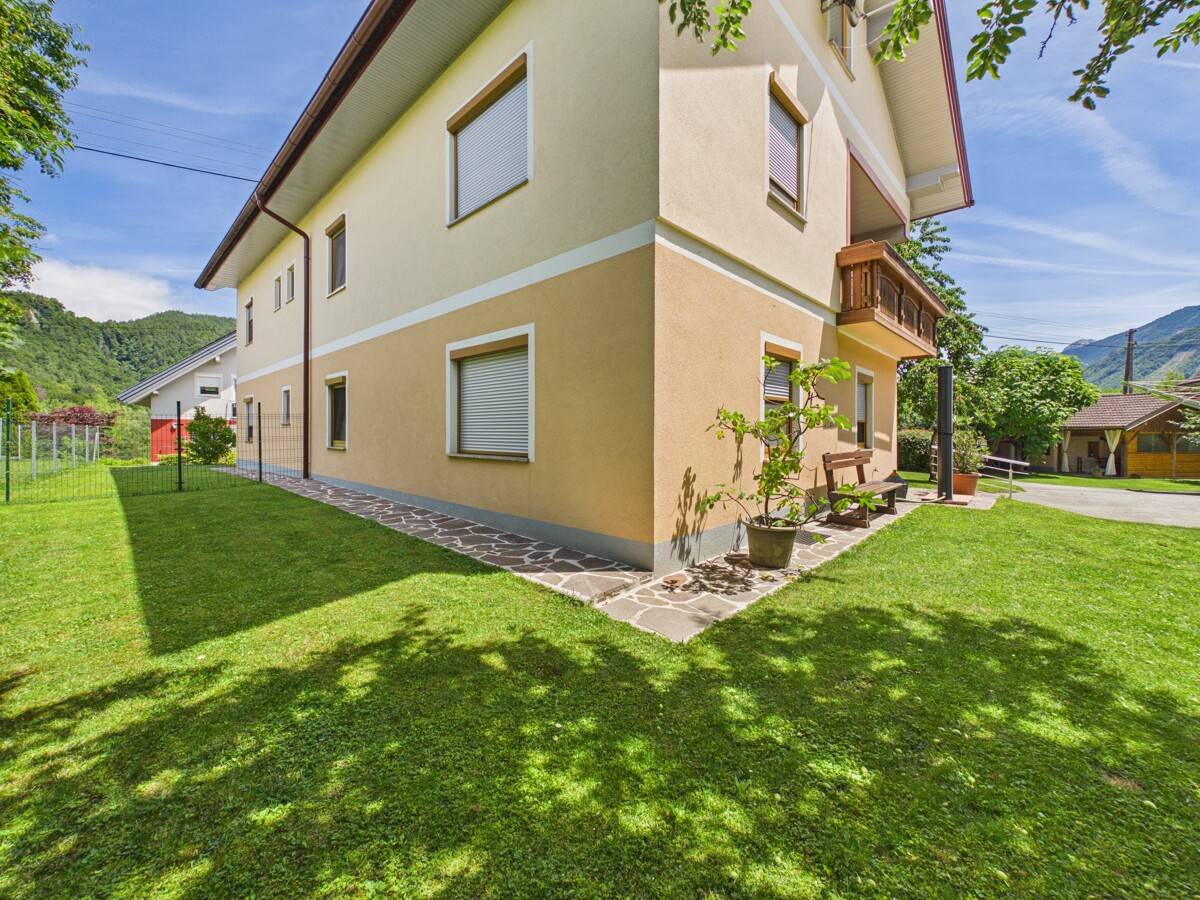 Gutshof mit 11 ha in Ferlach