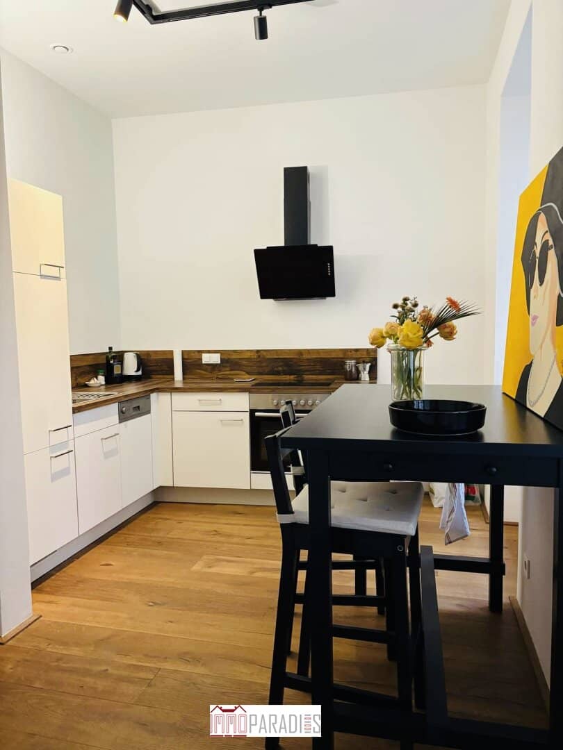 Erdgeschosswohnung zwei Eingänge saniert