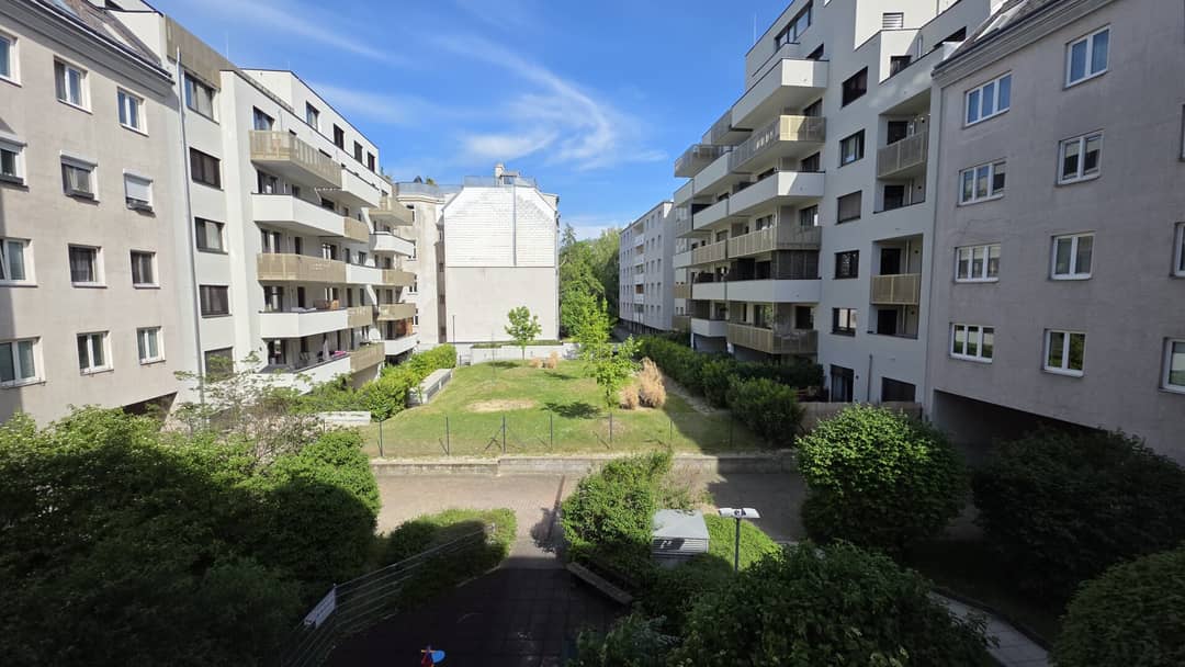 Ausblick in der weitläufigen Innenhof
