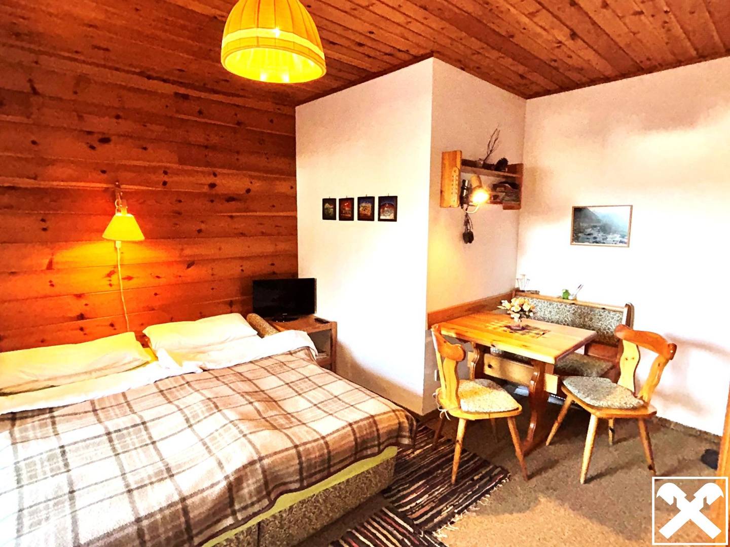 Holiday apartment with private terrace near center