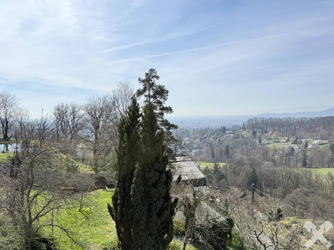 Plot in Graz with existing building