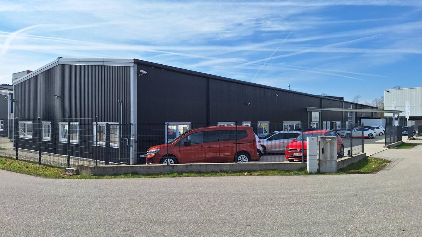 Gewerbeimmobilie Neuhofen 1654m²