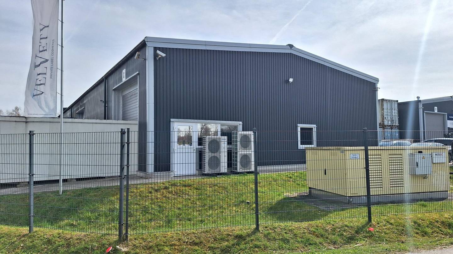 Gewerbeimmobilie Neuhofen 1654m²