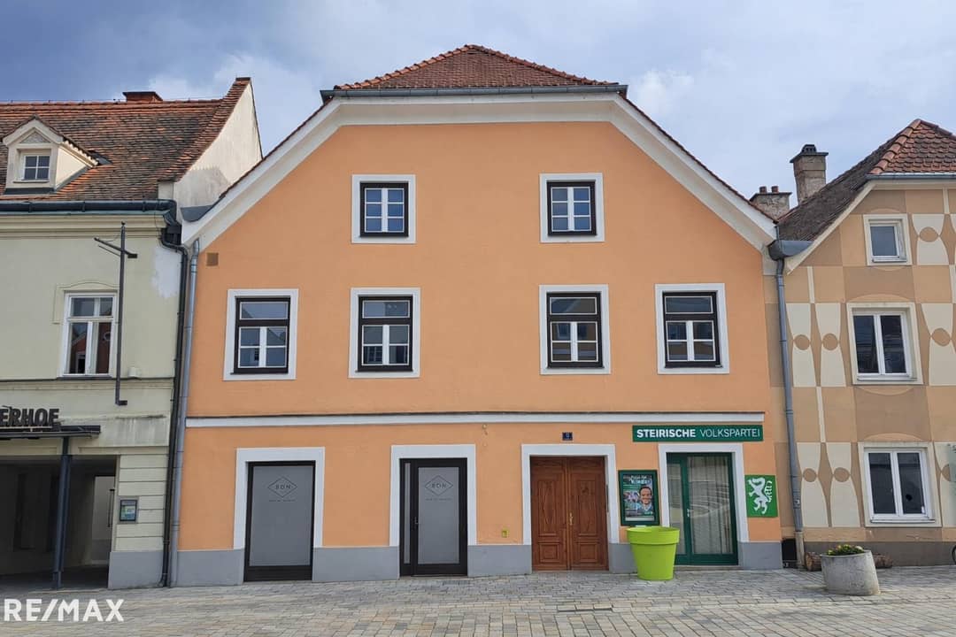 Shop at Frohnleiten Main Square
