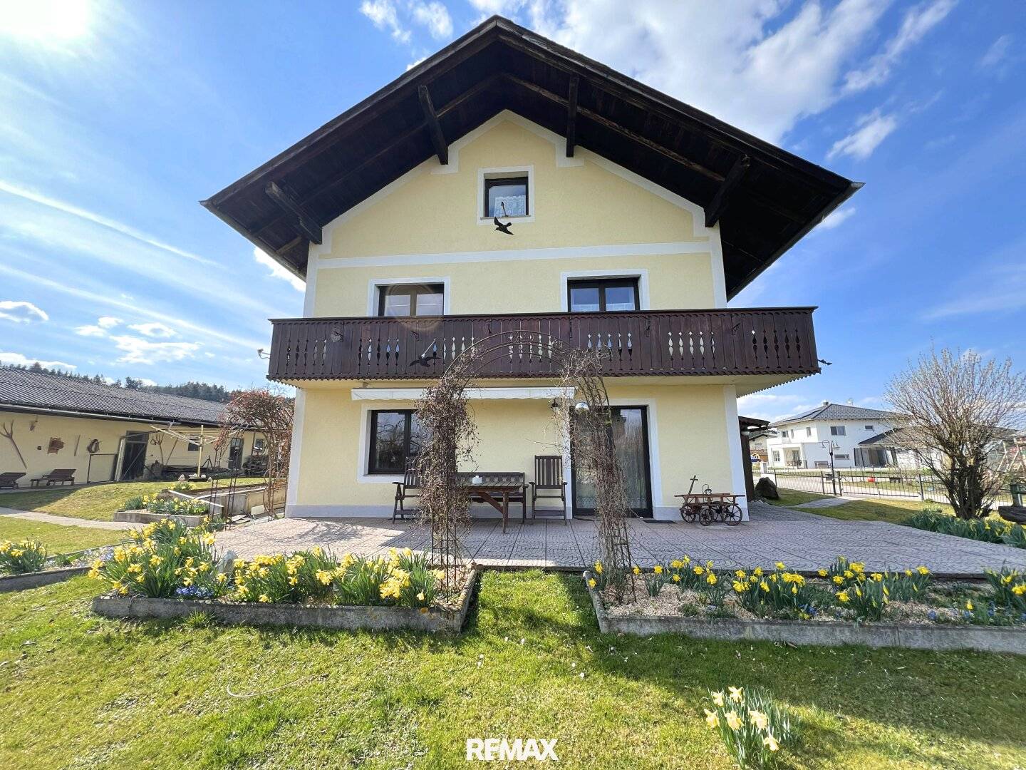 Multi-family house with plot in Feldkirchen