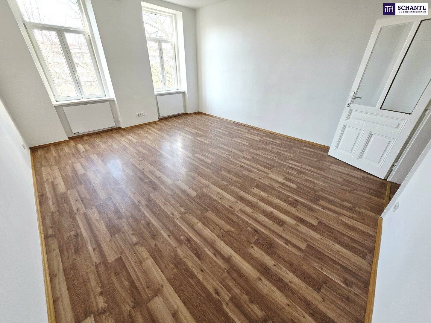 Wohnung hofseite ruhig mit Balkon und U Bahn um die Ecke
