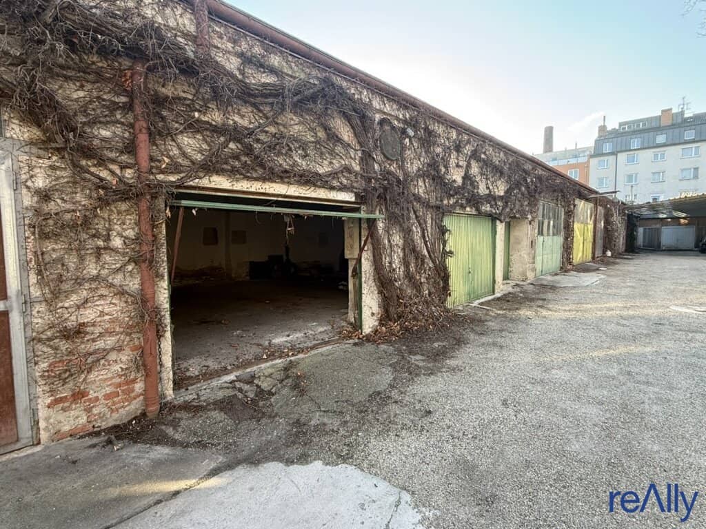 Garage Box 78.5m² Hernals