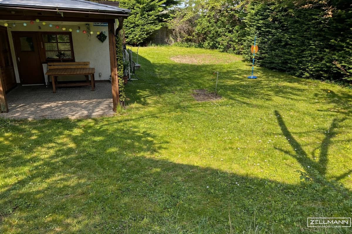 Leisure Bungalow with Garden in Mauer