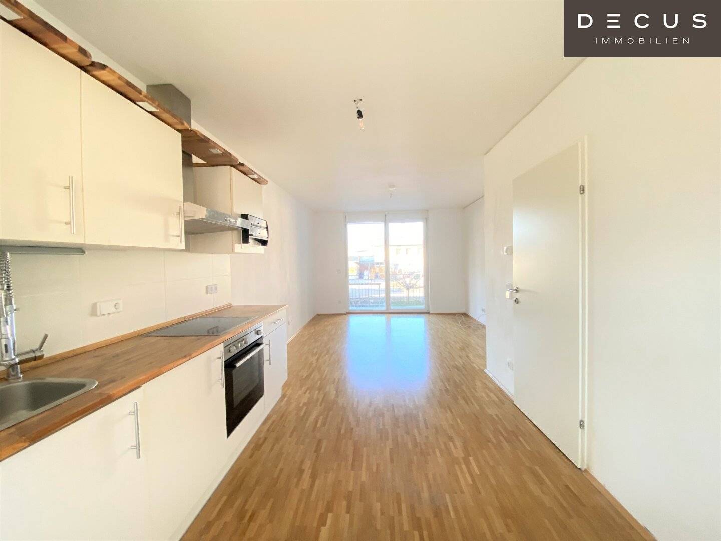 Helle Wohnung mit Balkon in zentraler Lage