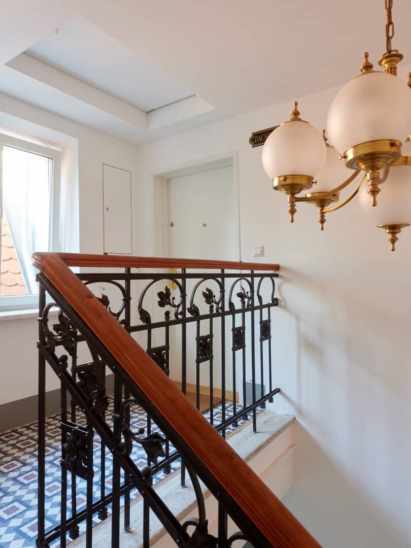 Sanierte Dachgeschosswohnung nahe Lainzer Tiergarten
