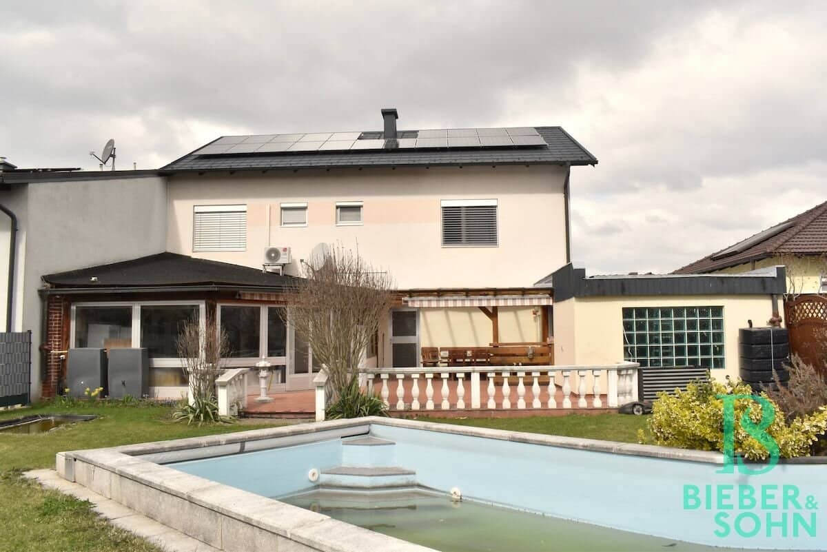 Großzügiges, mehrfach modernisiertes Einfamilienhaus mit flexiblen Nutzungsmöglichkeiten - Photovoltaikanlage, Swimmingpool