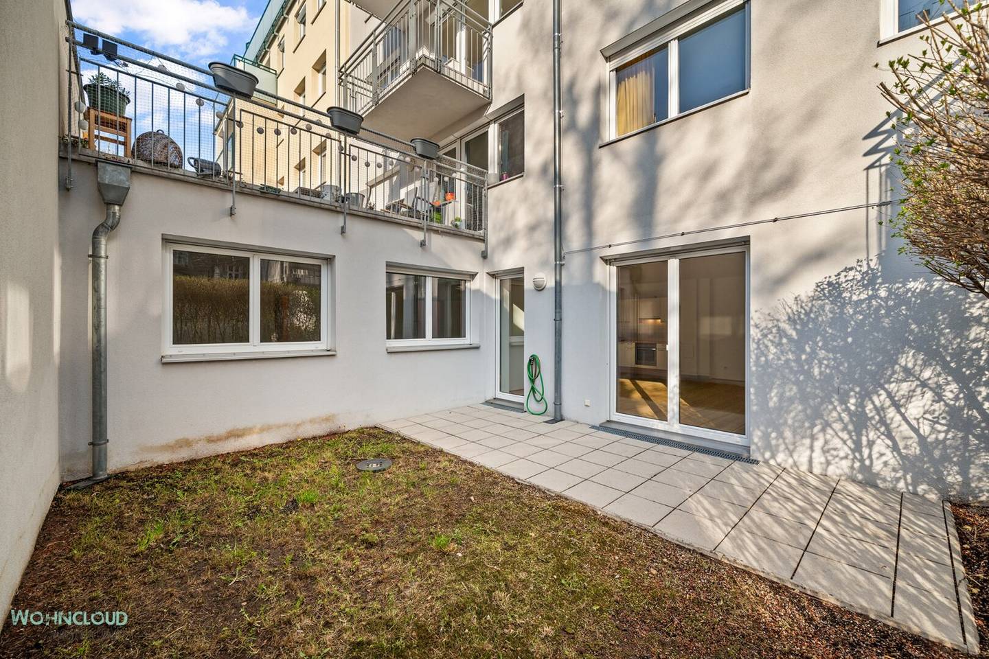 Wohnung im Erdgeschoss mit Terrasse und Garten