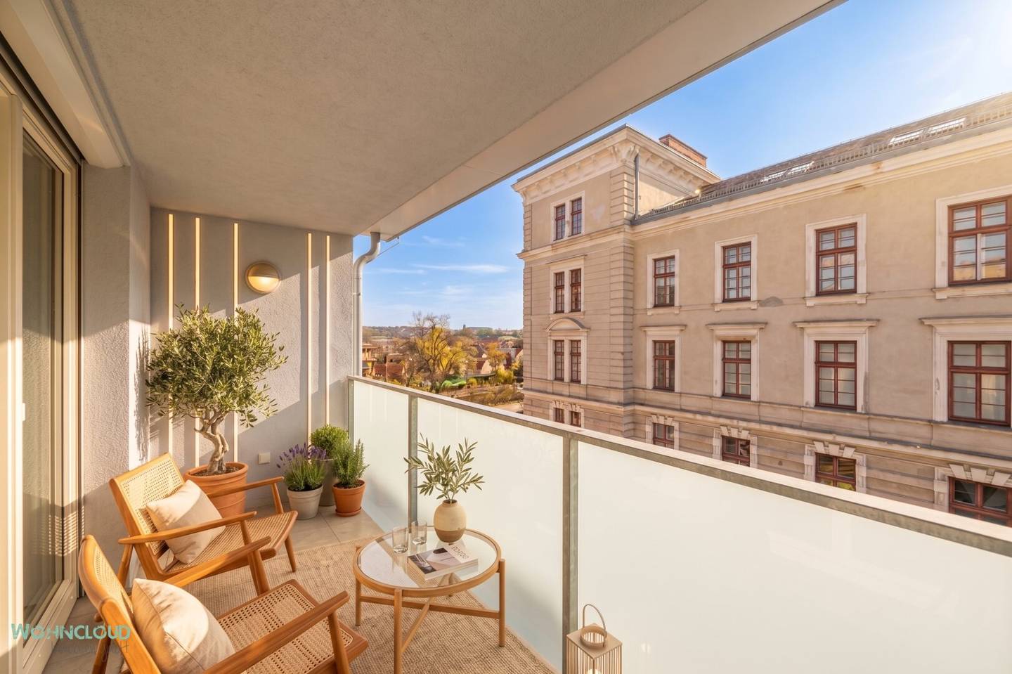 Apartment with West Loggia in Ottakring near Schmelz