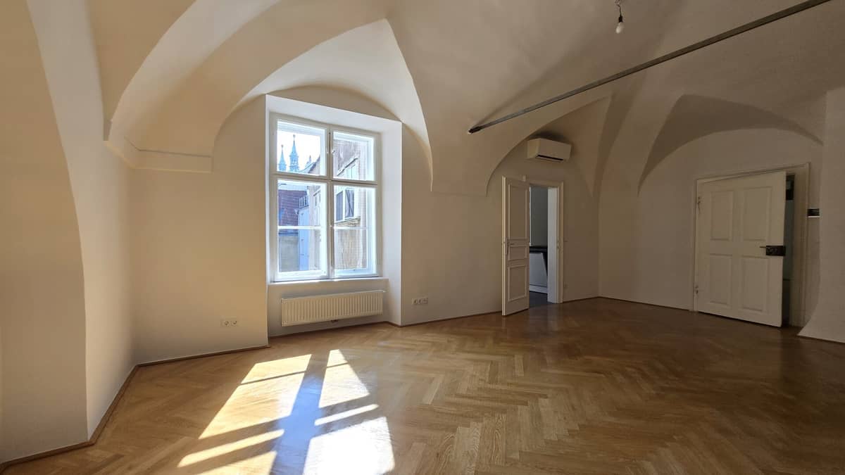 Zentrale Altbauwohnung Innere Stadt