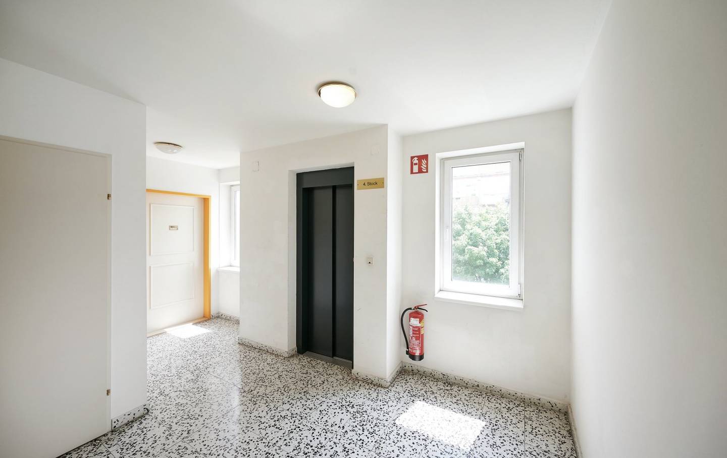 Erdgeschosswohnung mit Mietergarten im Altbau