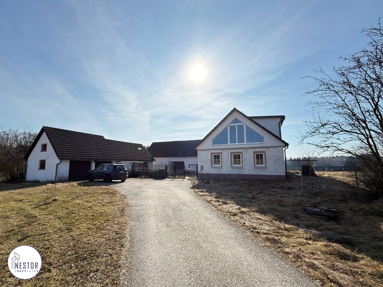 Einfamilienhaus-Rohbau mit Teich, Alt-Nagelberg
