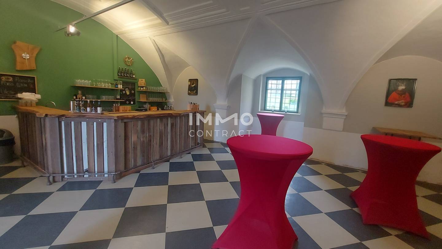 Commercial Rental in Castle