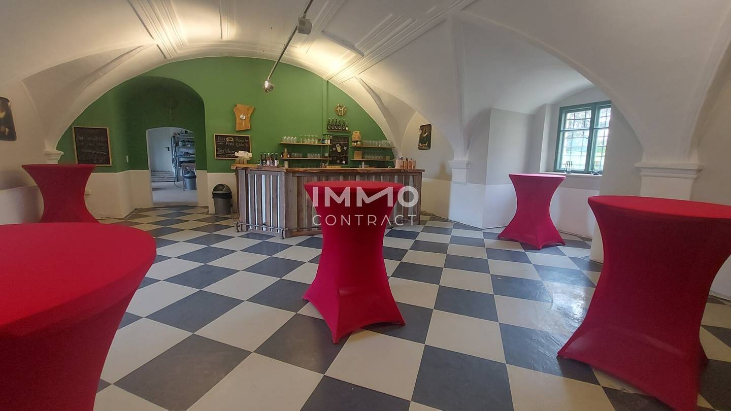 Commercial Rental in Castle