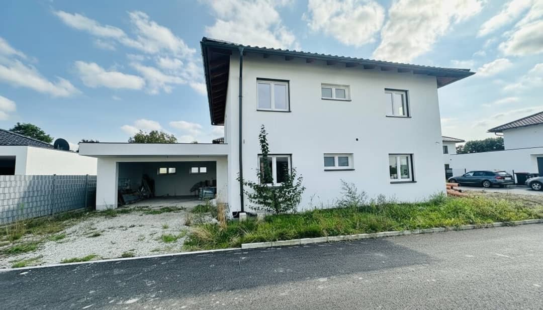 Einfamilienhaus mit Doppelgarage in ruhiger Lage