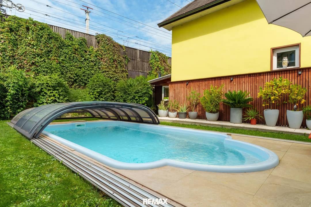 Family Home with Office in Linz
