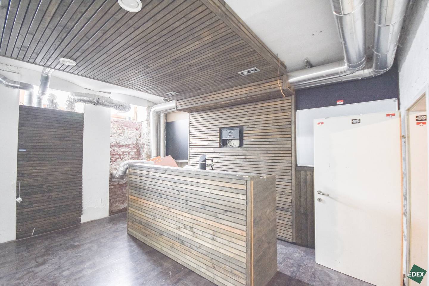 Storage 108m² Hernals Basement