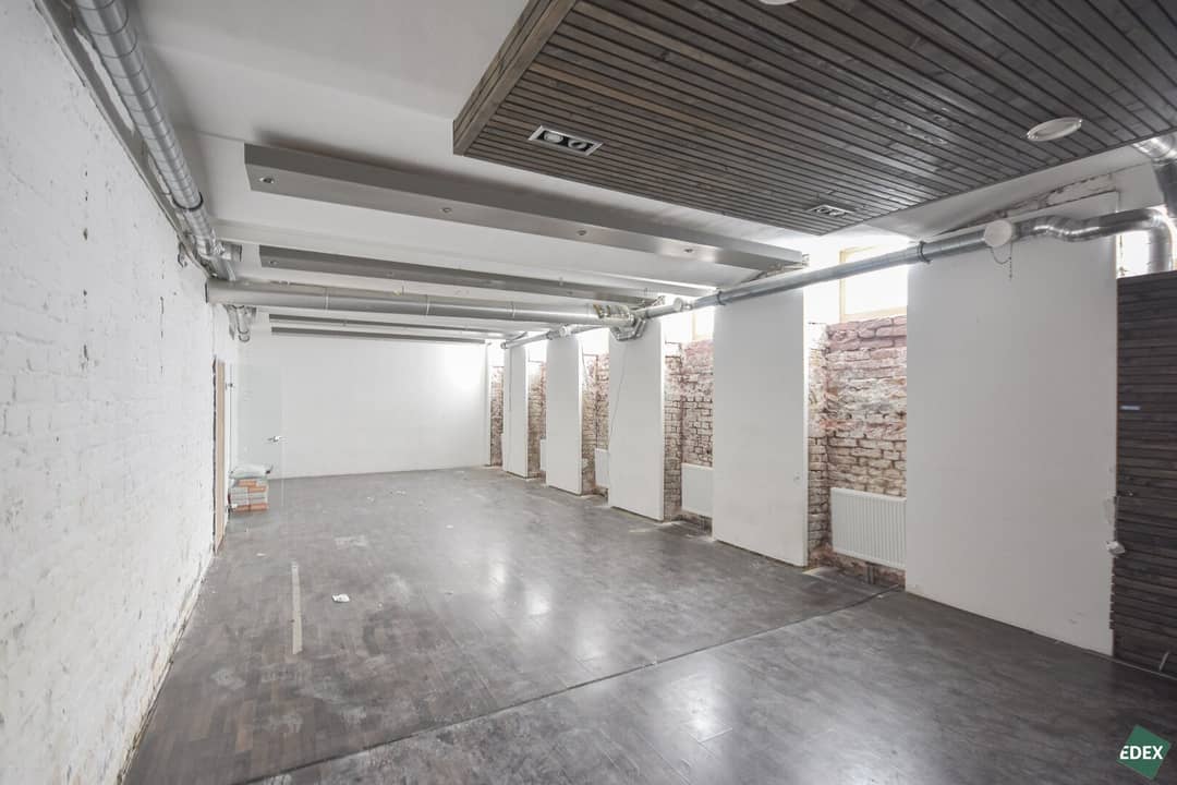 Storage 108m² Hernals Basement