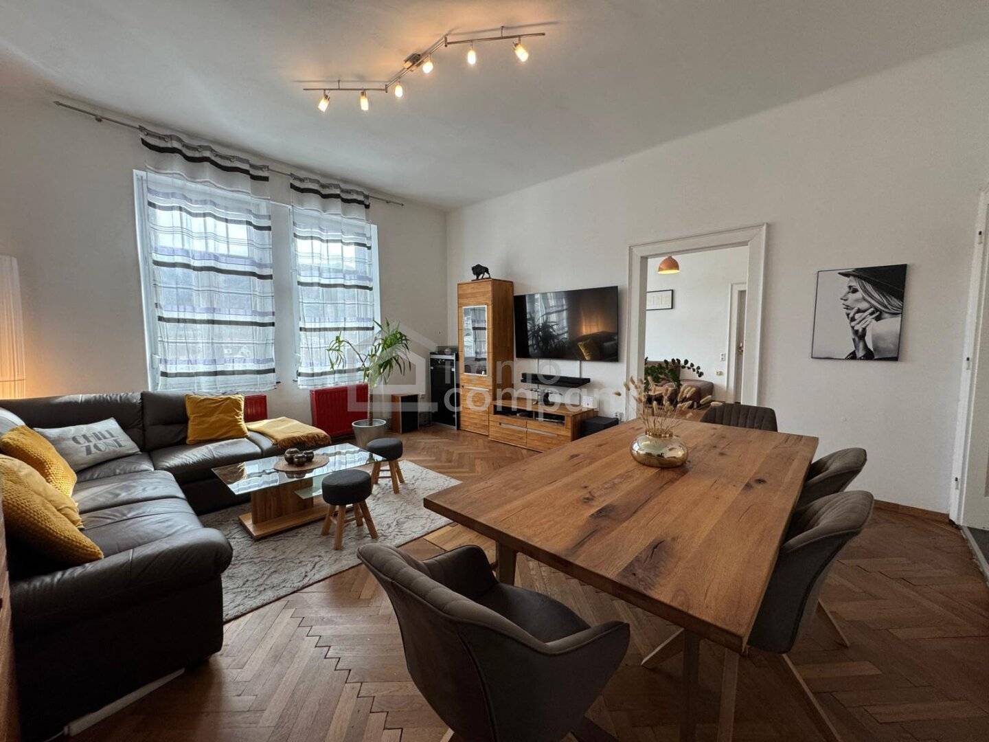 Altbauwohnung zwei Eingänge Westbalkon