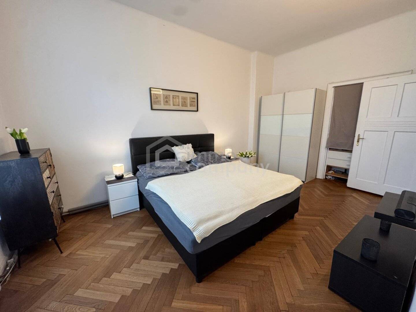 Altbauwohnung zwei Eingänge Westbalkon