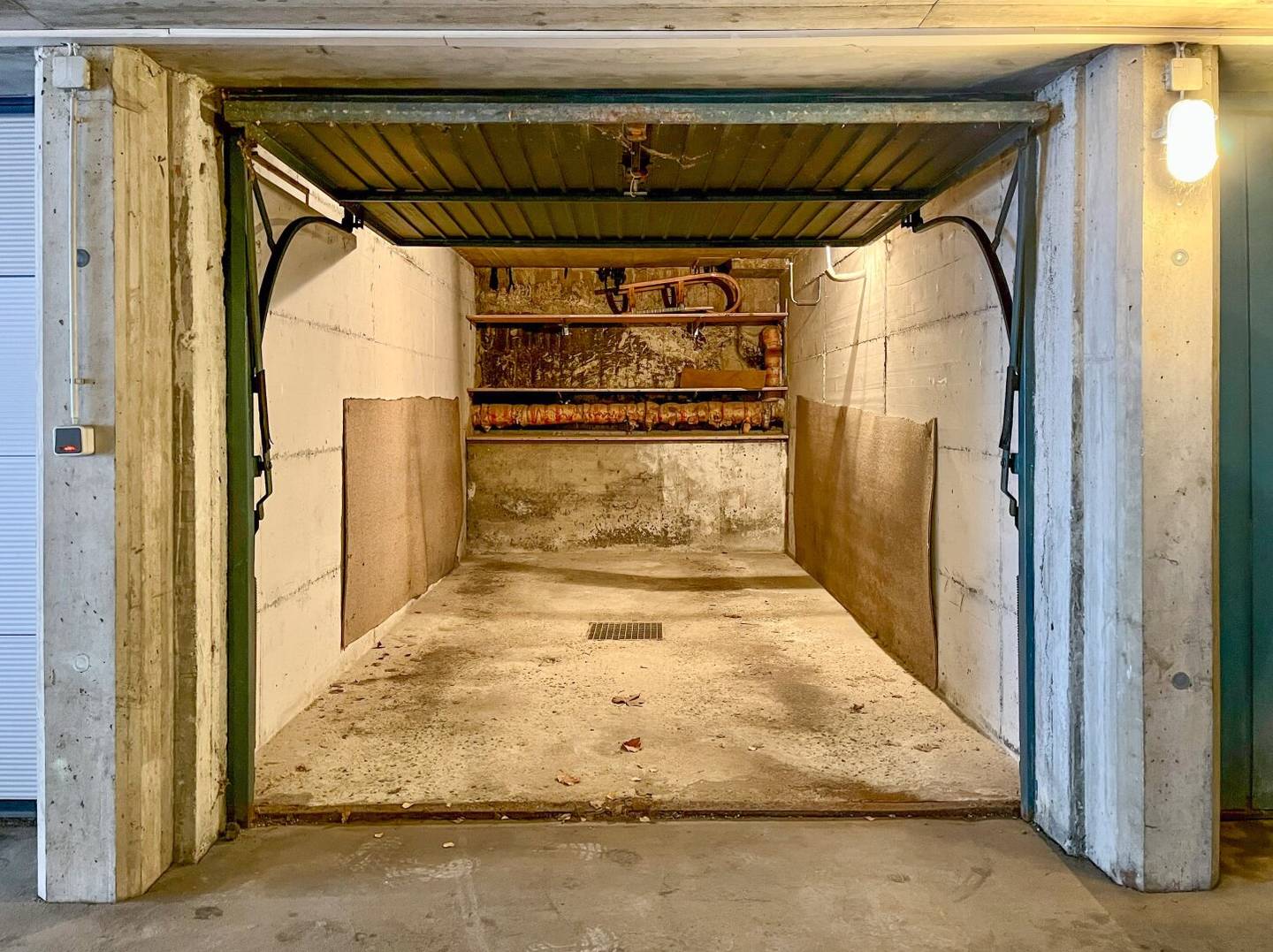 Lockable garage box in Amras