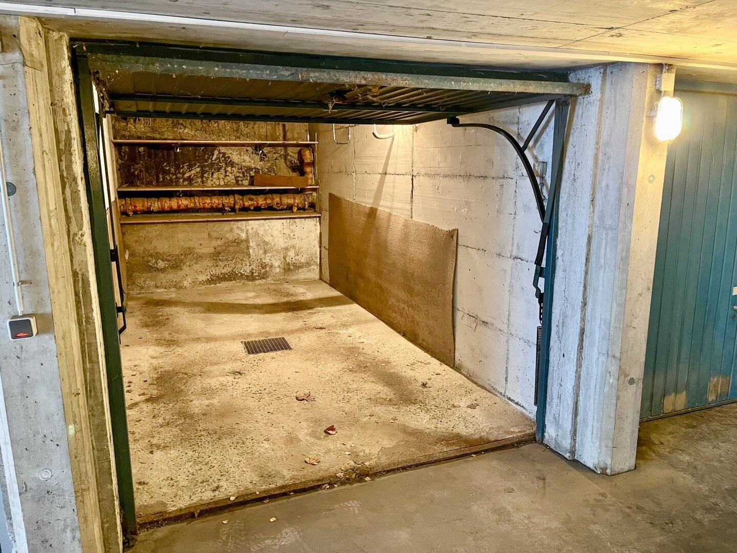 Lockable garage box in Amras