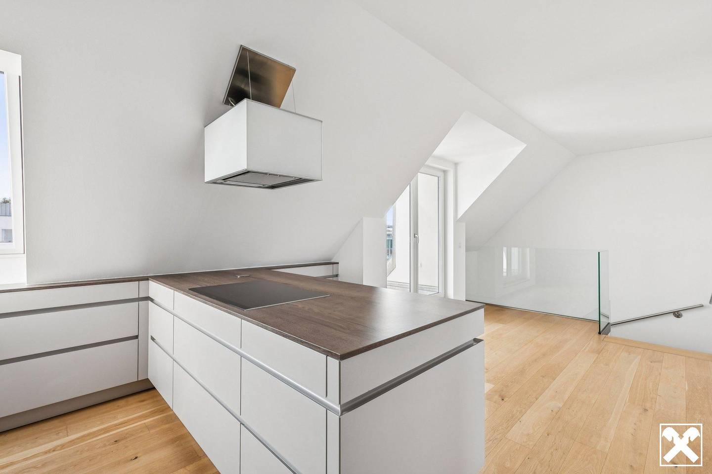 Dachgeschosswohnung Exklusive Einbauküche und zwei Ebenen